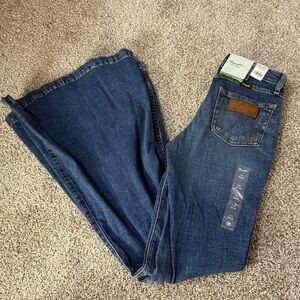 Wrangler Flare Jean Size: 25x36